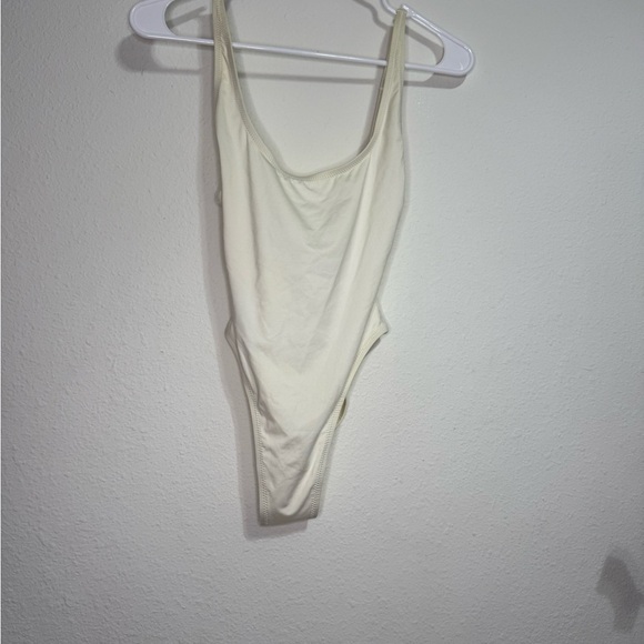 SKIMS Tops - SKIMS Off white Bodysuit